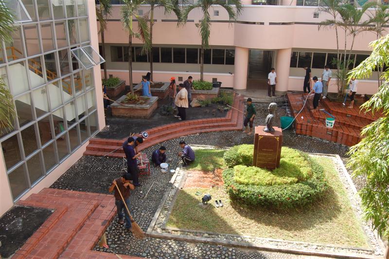 ../Picture/2552/DSC_0049 (Medium).JPG